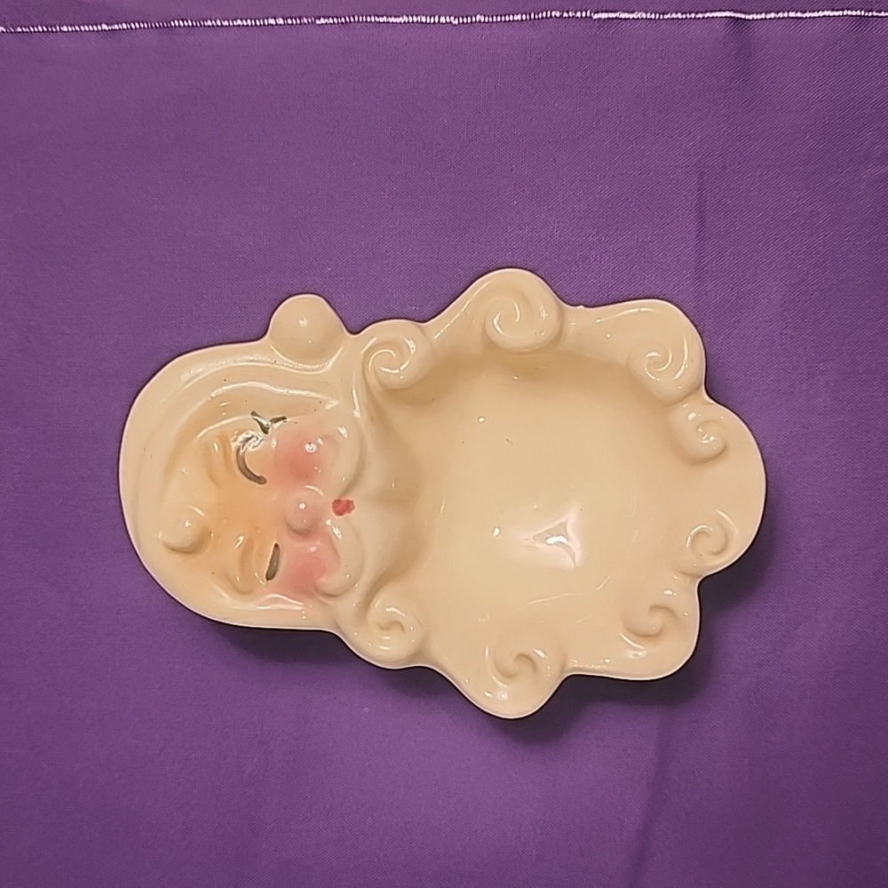 Super Cute Santa Trinket Dish ***